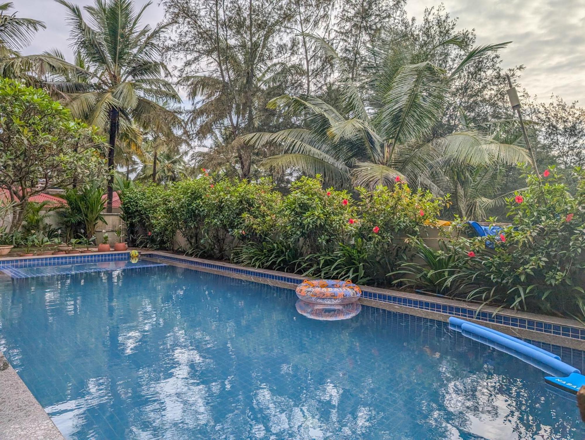 Beach Villa Morjim Exterior foto