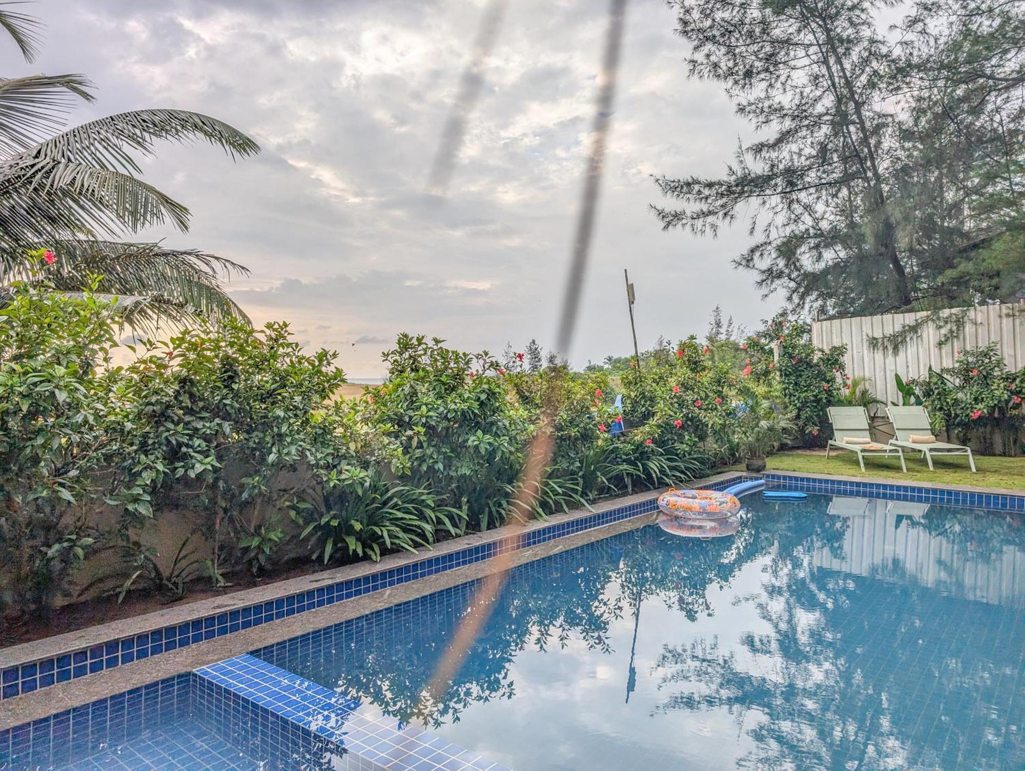 Beach Villa Morjim Exterior foto
