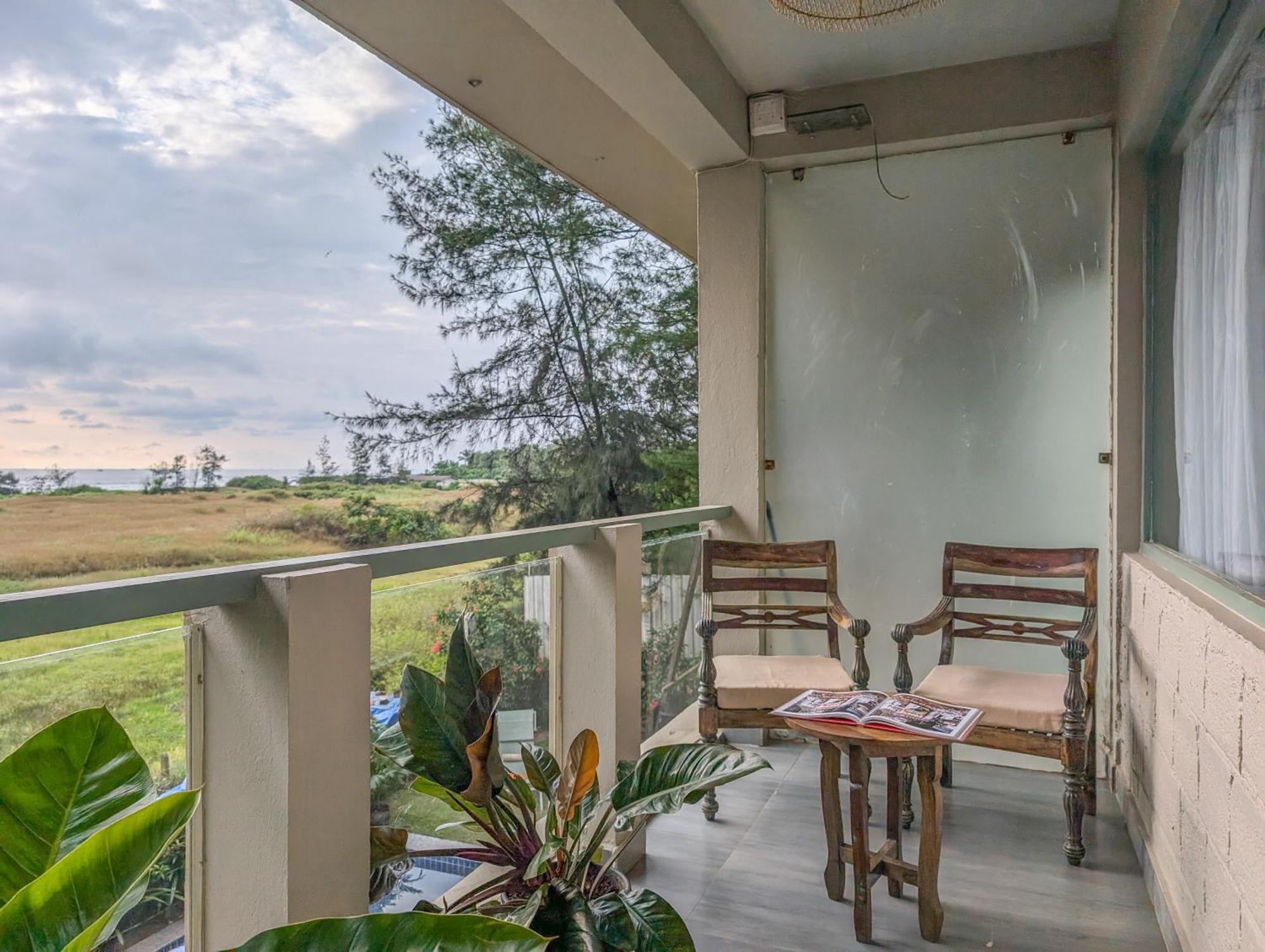Beach Villa Morjim Exterior foto